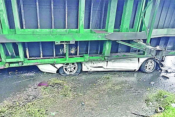 অলৌকিক বেঁচে গেলেন চারজন!