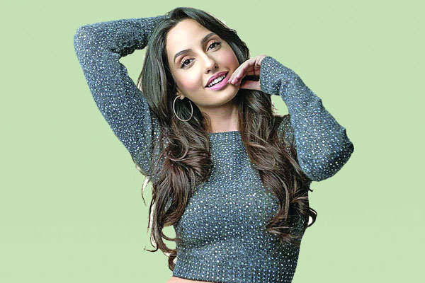 নজর কাড়লেন নোরা ফাতেহি