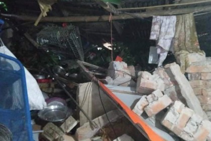 ভারী বর্ষণে বন্ধ চবির শাটল, বিভিন্ন জায়গায় পাহাড় ধসে আহত ১