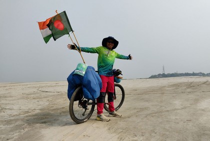 মাদকবিরোধী স্লোগানে সাইকেলে দেশ ঘুরলেন কুমিল্লার যুবক