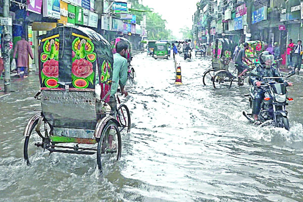 পানিতে ডুবেছে বরিশালও
