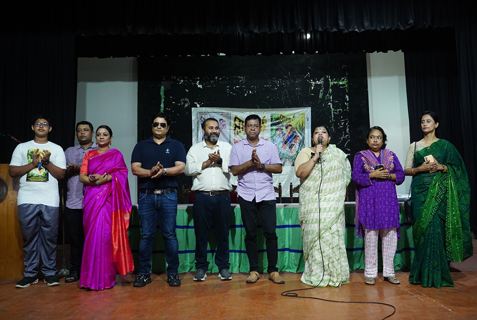 ভিকারুননিসায় ‘মাইক’ সিনেমার প্রচারণা উৎসব

