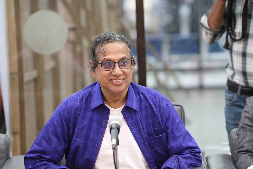 আল-কায়েদার জিম্মি দশা থেকে মুক্ত হয়ে দেশে সয়ফুল আনাম