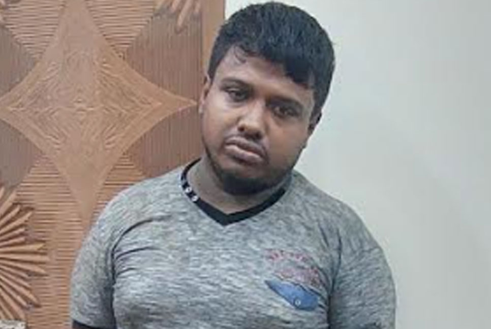 জাবিতে মোবাইল চুরির অভিযোগে বহিরাগত ধৃত

