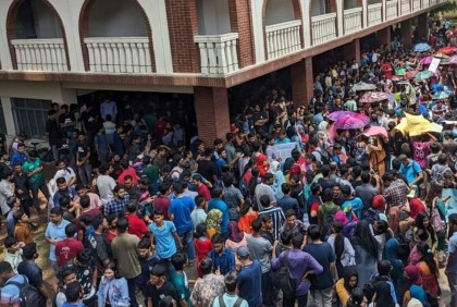 আবরার হত্যায় অভিযুক্ত বিটু ক্লাসে ফেরায় বুয়েট শিক্ষার্থীদের বিক্ষোভ 