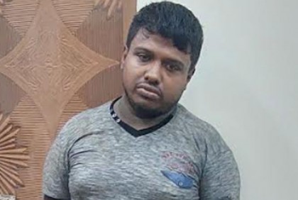 জাবিতে মোবাইল চুরির অভিযোগে বহিরাগত ধৃত

