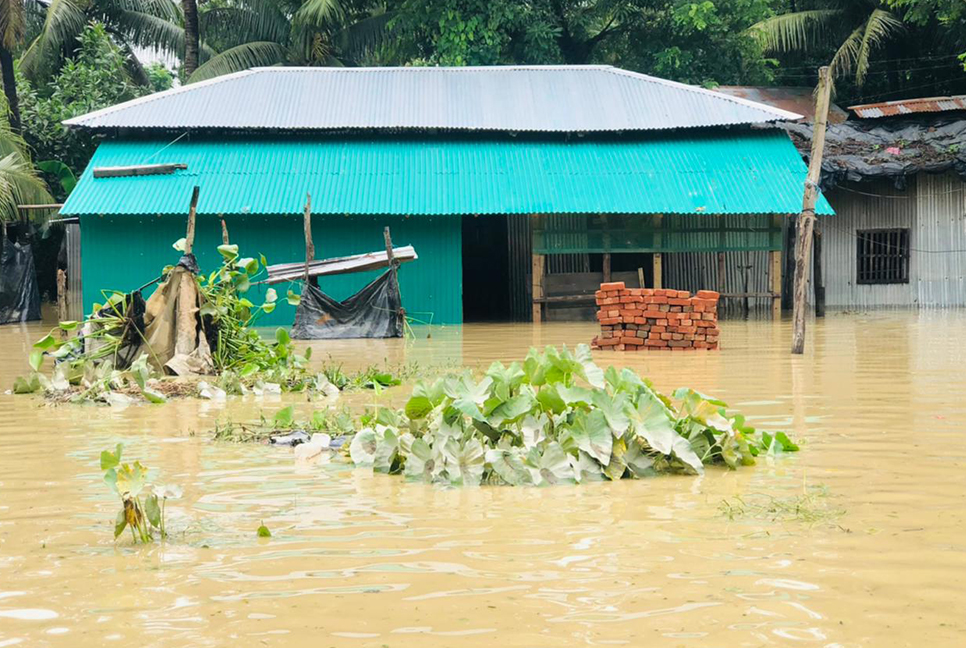 বন্যা: পেকুয়া ও চকরিয়ায় চার শিশুর মরদেহ উদ্ধার