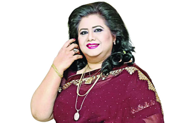 ফের বিচারক রুনা লায়লা