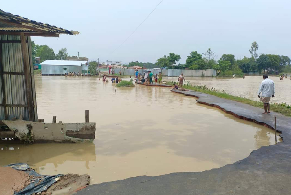 চট্টগ্রামে এখনো পানিবন্দী অনেকে, বন্যায় ১৬ জনের মৃত্যু