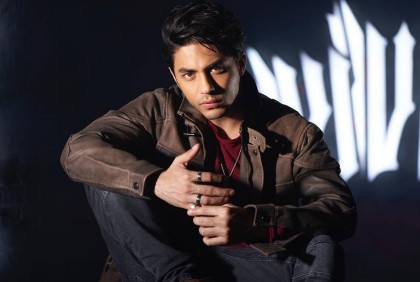 প্রথম সিরিজেই কড়া ক্যাপ্টেন আরিয়ান খান!