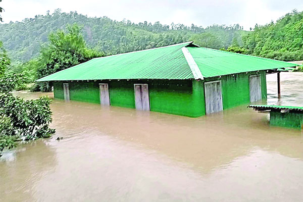 চট্টগ্রামে এখনো পানিবন্দি সাত ইউনিয়নের মানুষ
