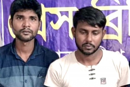 বাস তল্লাশি করে ৪০০ পিস ইয়াবাসহ দুই যাত্রী গ্রেফতার