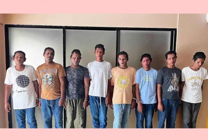 স্ত্রী আছে, সন্তান আছে, তবুও তারা হিজড়া!

