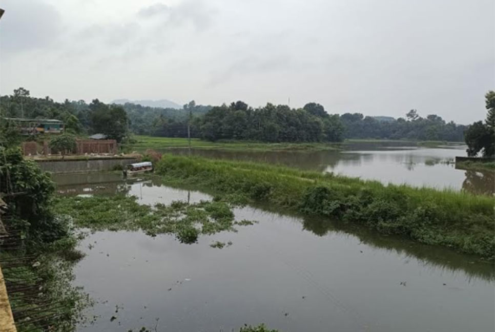 রাঙামাটিতে কমেনি পানি, বিধ্বস্ত সড়ক