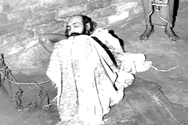 ১২ বছর ধরে শিকলবন্দি