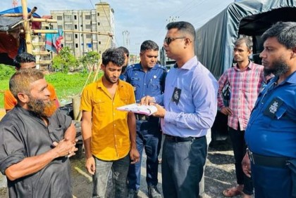 ফুলপুরে মহাসড়কের পাশে অবৈধ স্থাপনা রাখার দায়ে জরিমানা 