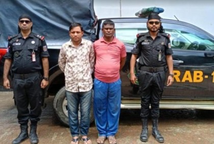 কক্সবাজারে ইয়াবার চালান লুট নিয়ে সংঘর্ষ, গ্রেফতার ২