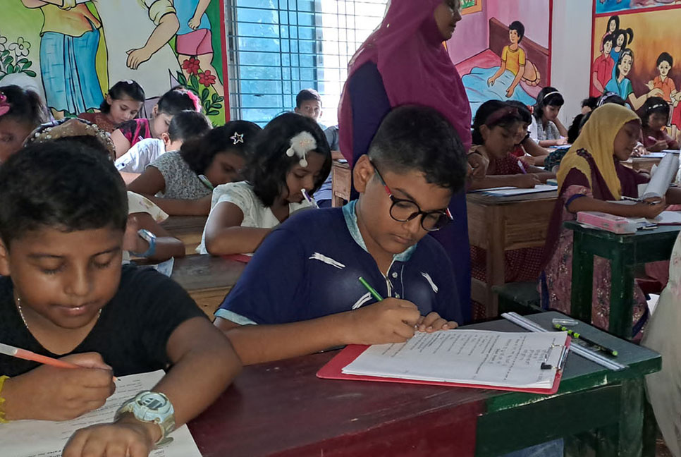 শোক দিবস উপলক্ষে ক্ষুদে শিক্ষার্থীদের মেধা পরীক্ষা
