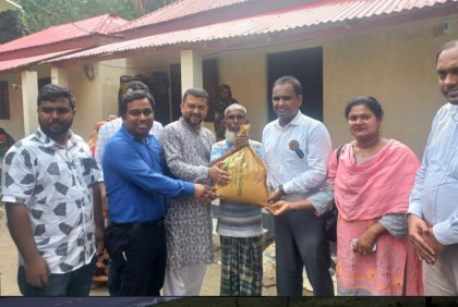 বঙ্গবন্ধুর ৪৮তম শাহাদাত বার্ষিকী উপলক্ষ্যে ফুলপুরে খাদ্যসামগ্রী বিতরণ 