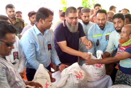 
কলাপাড়ায় ৬শ পরিবারে খাদ্য সহায়তা 