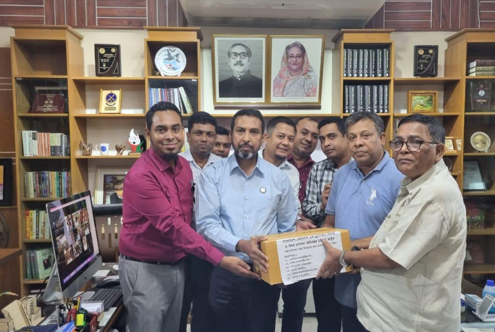 চট্টগ্রামে বন্যা দুর্গতদের জন্য ৬৭ হাজার ওরস্যালাইন বিতরণ