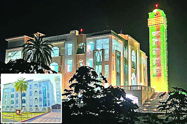 দর্শনীয় স্থান মডেল মসজিদ