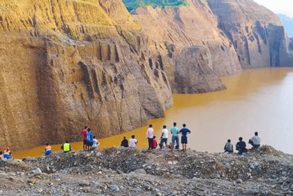 মিয়ানমারে পাথর খনিতে ধস, নিহতের সংখ্যা বেড়ে ৩২ 