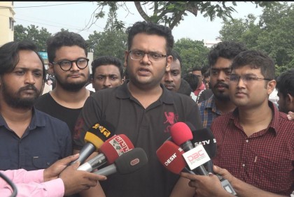 শর্তসাপেক্ষে খুলনা মেডিকেল ইন্টার্ন চিকিৎসকদের কর্মবিরতি প্রত্যাহার 