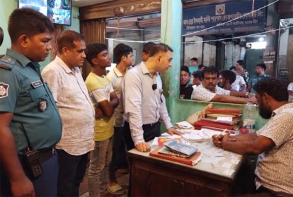বাজার নিয়ন্ত্রণে রাখতে ডিমের আড়তে অভিযান 