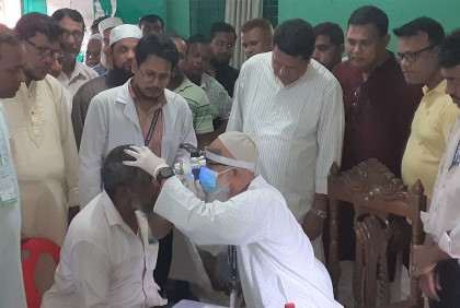 বসুন্ধরার উদ্যোগে বরুড়ায় নিখরচায় চক্ষু চিকিৎসা পেলেন ১৮০০ রোগী