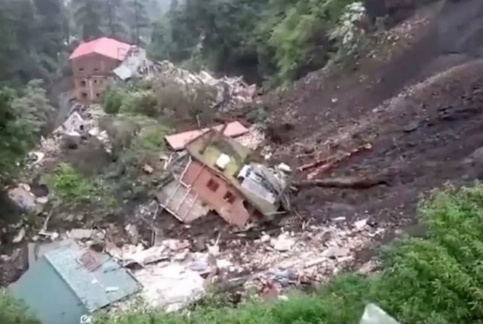 হিমাচলে ১৭ হাজার স্থানে ভূমিধসের আশঙ্কা: রিপোর্ট