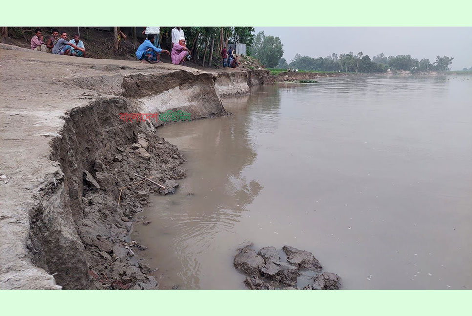 শান্ত দশানী নদী এখন আগ্রাসী, নদী গর্ভে বিলীন হচ্ছে জনপথ