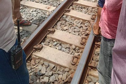ট্রেনে কাটা পড়ে প্রাণ গেল দাদি-নাতনির