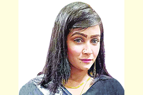 কিশোরীকে বিবস্ত্র করে ছবি, গ্রেফতার যুব মহিলা লীগ নেত্রী বহিষ্কার