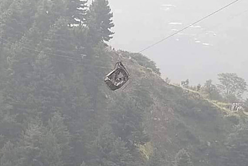 পাকিস্তানে কেবল কারে আটকে পড়েছ শিশুসহ ৮ জন