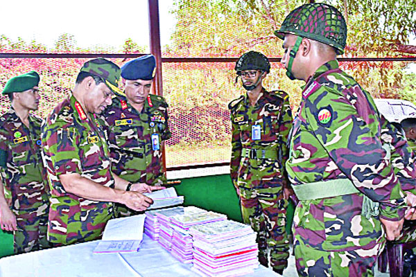 সেনাবাহিনী প্রধানের কক্সবাজার এরিয়া পরিদর্শন