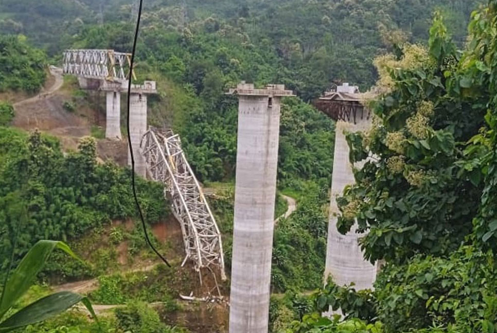 মিজোরামে ভেঙে পড়ল নির্মাণাধীন রেলসেতু, নিহত ১৭