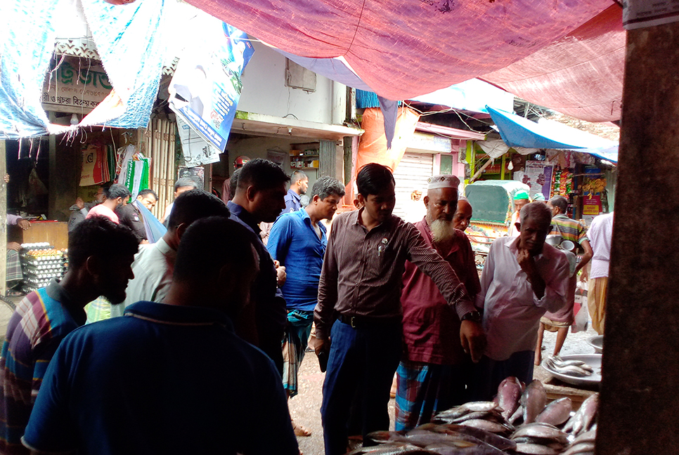 গলাচিপায় ভোক্তা অধিকারের অভিযান, তিন ব্যবসায়ীকে জরিমানা