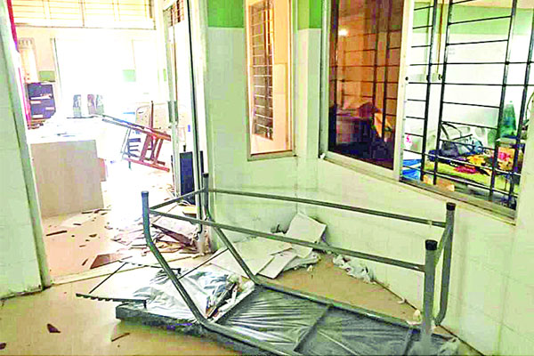 ইন্টার্ন চিকিৎসকদের ধর্মঘটে ভোগান্তি