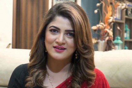 অভিনব উপহার পেলেন শ্রাবন্তী 