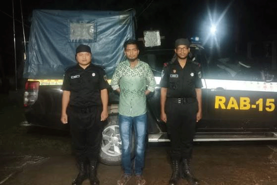 টেকনাফে ইয়াবাসহ মাদক কারবারি আটক