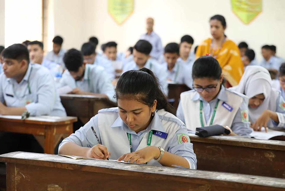 এইচএসসি পরীক্ষার চতুর্থ দিনে বহিষ্কার ৬৬, অনুপস্থিত ৭৪২৫