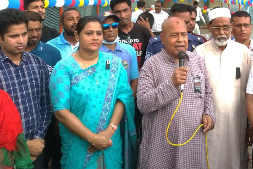নওগাঁর নজিপুরে ক্রিকেট কমপ্লেক্সের উদ্বোধন