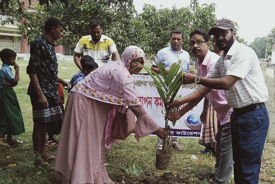 নাচোলে বৃক্ষরোপণ কর্মসূচি