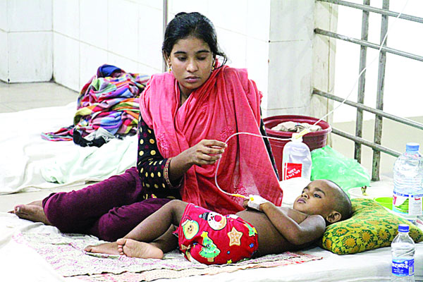 ডেঙ্গু টেস্টে দীর্ঘ লাইন, ভোগান্তি