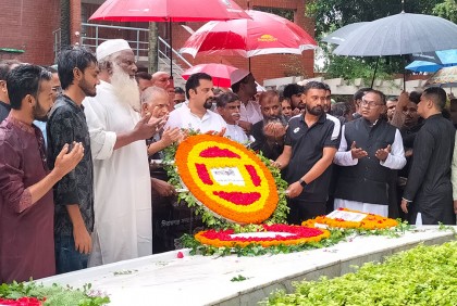 বঙ্গবন্ধুর সমাধিতে এম মনসুর আলী ফাউন্ডেশনের শ্রদ্ধা