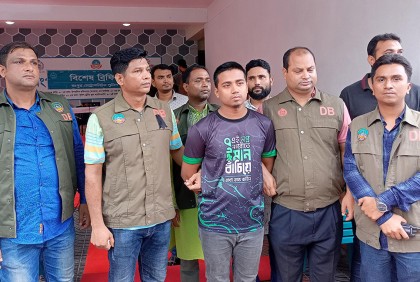 রংপুরে মাদকসহ আটক ১