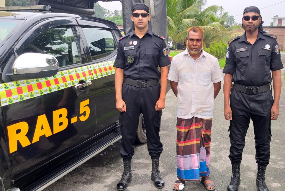 স্কুলছাত্রী ধর্ষণের পর অন্তঃসত্ত্বা, ৬০ বছর বয়সী ব্যক্তি গ্রেফতার