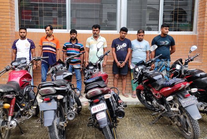 ফরিদপুরে মোটরসাইকেল চোর চক্রের ৭ সদস্য গ্রেফতার