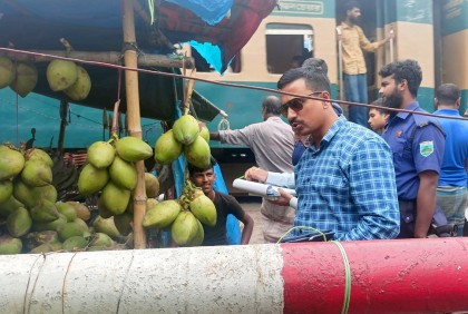 চড়া দামে ডাব বিক্রি, চার ব্যবসায়ীকে জরিমানা